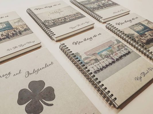 sổ tay kraft cao cấp chụp flat nghiêng